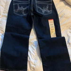 Womens Wrangler Shiloh jeans new with tags. 1/2 X 36 low rise